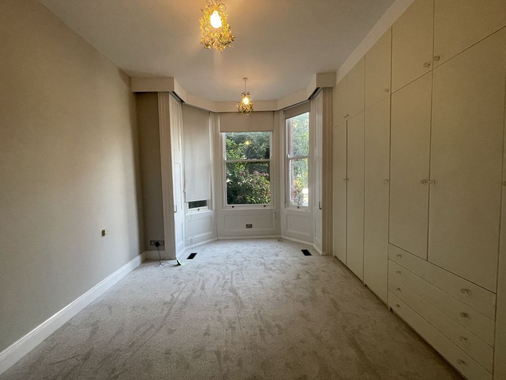 Property photo 3 of 5 4450562