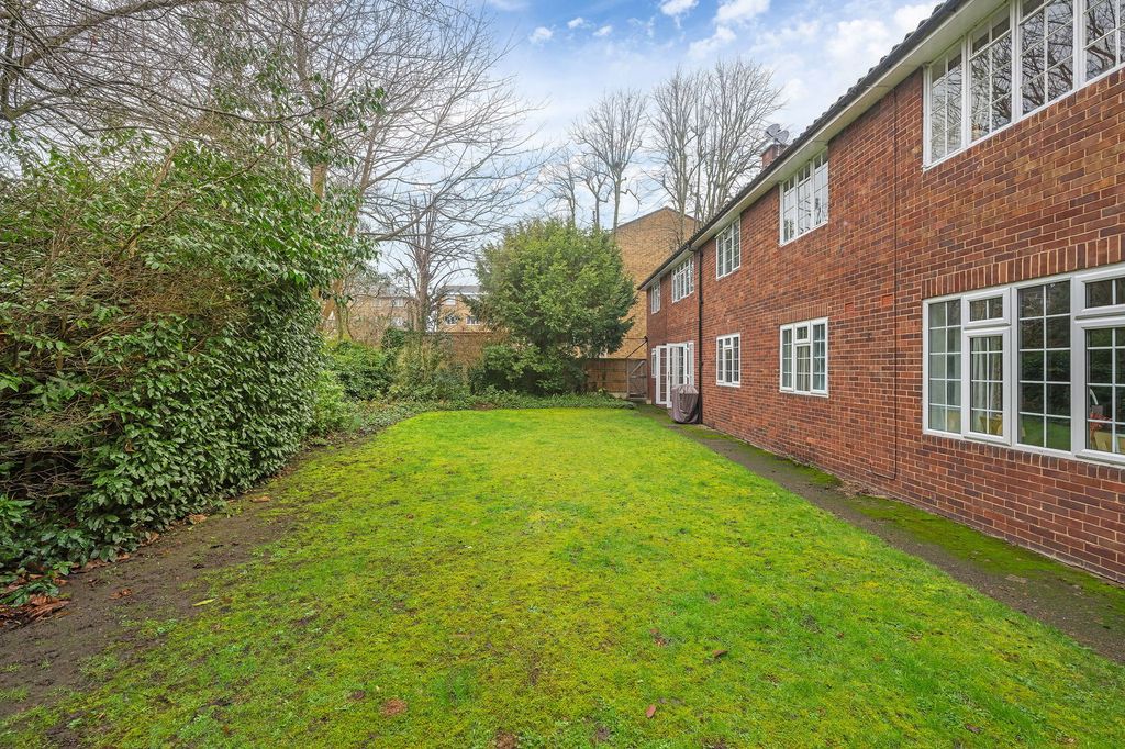 Property photo 3 of 33