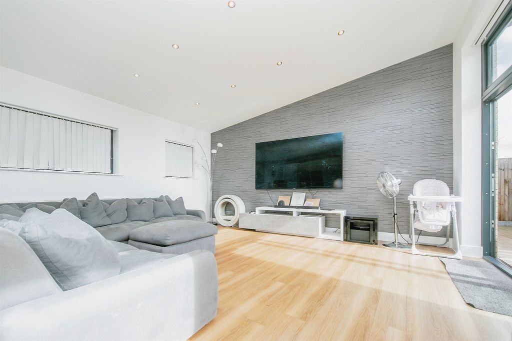 Additional image 7 of 6 bed detached house for saleDunwich Close, Ipswich IP3