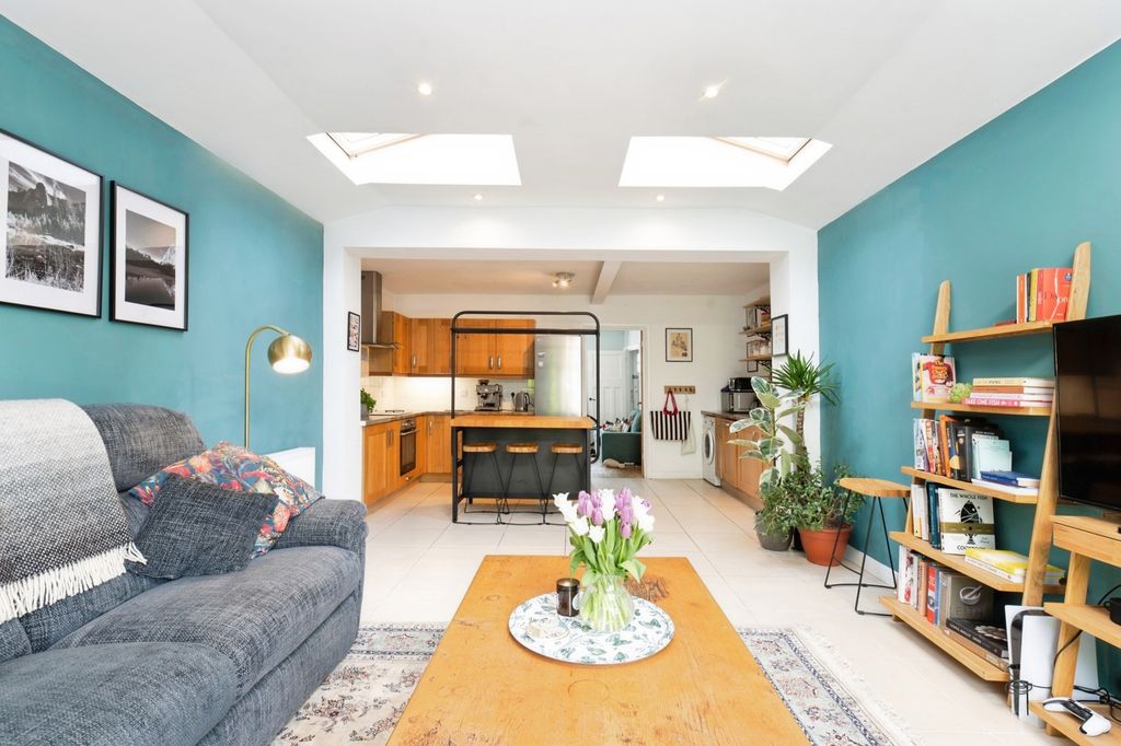 Property photo 1 of 16 Pbox-Img.Jpg