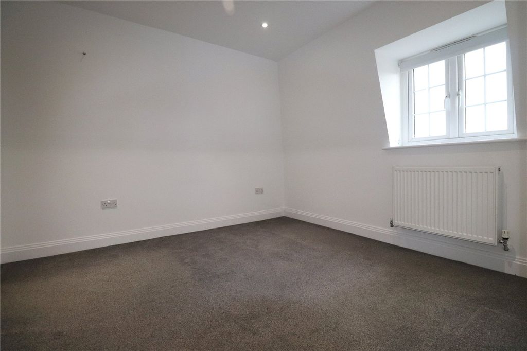 Property photo 3 of 9 Bedroom