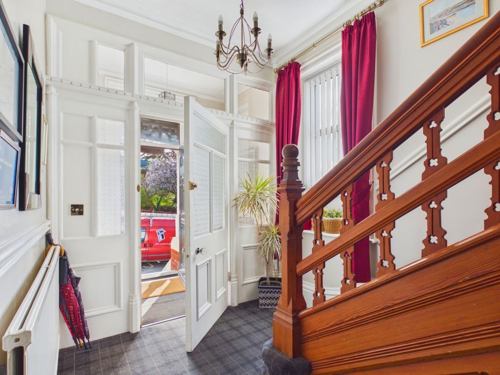 Property photo 3 of 35