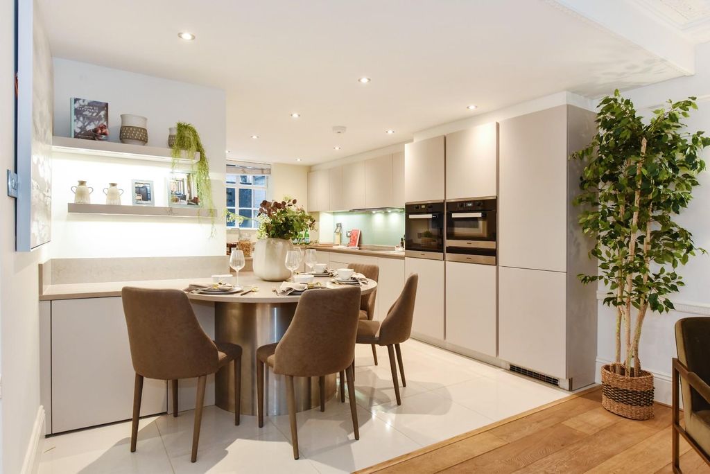 Property photo 2 of 12 53 Knightsbridge Court (12).Jpg