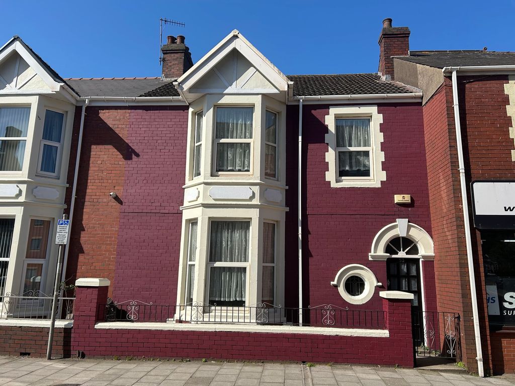 Property photo 1 of 12