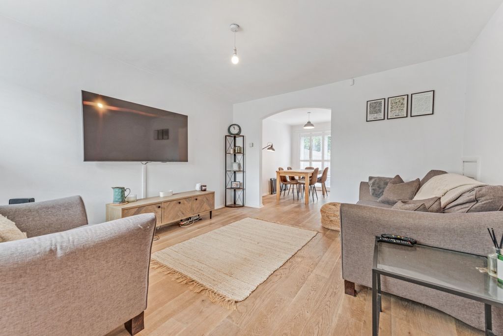 Property photo 2 of 22 4459675