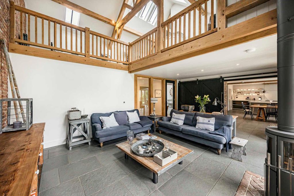 Property photo 3 of 35 Image