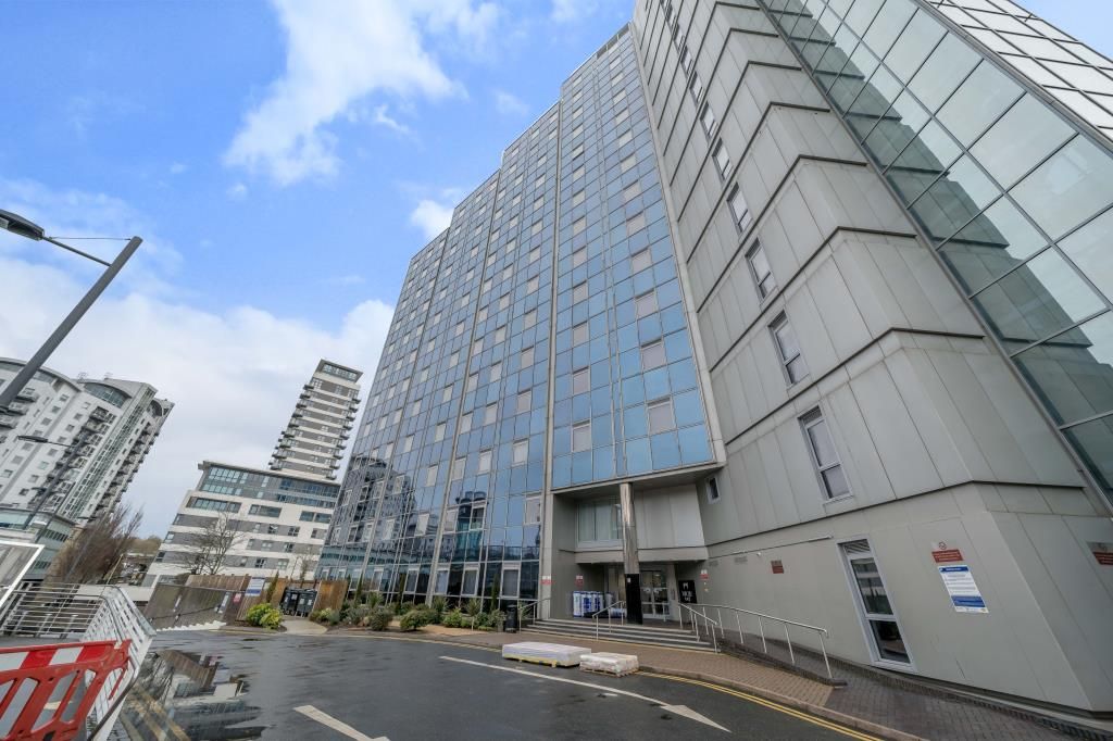 Property photo 1 of 14 External View