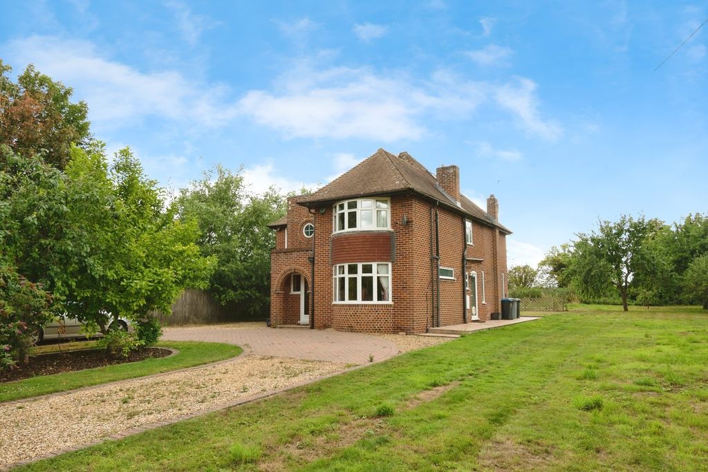 Property photo 1 of 24