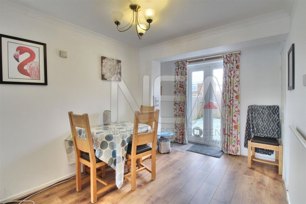 Property photo 2 of 9 Dining Area