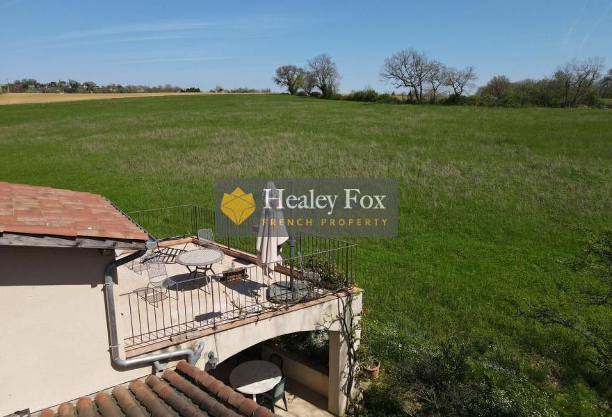 Property photo 2 of 35