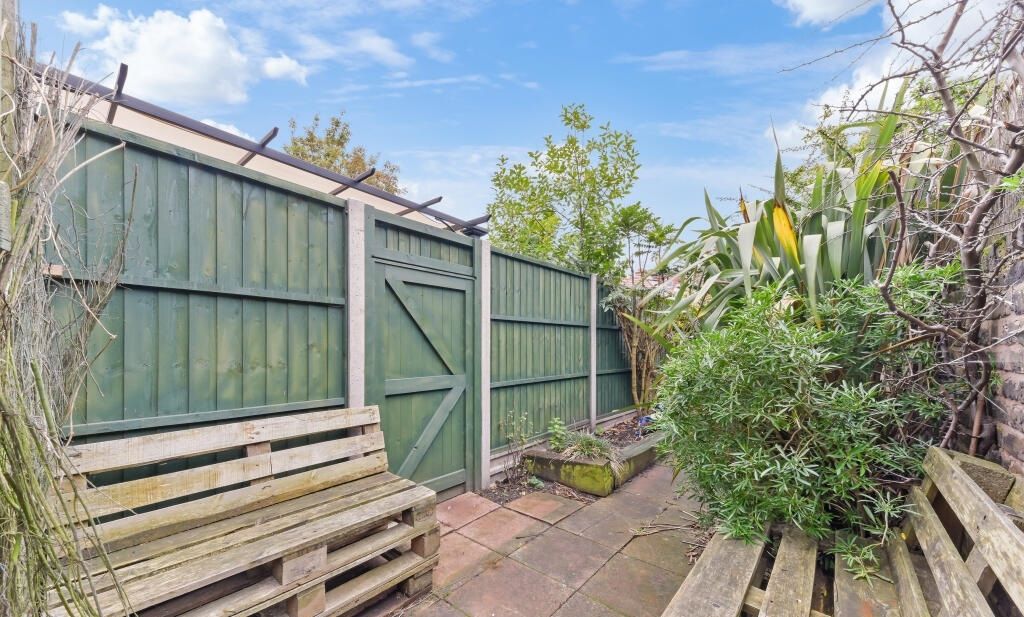 Property photo 2 of 7 7