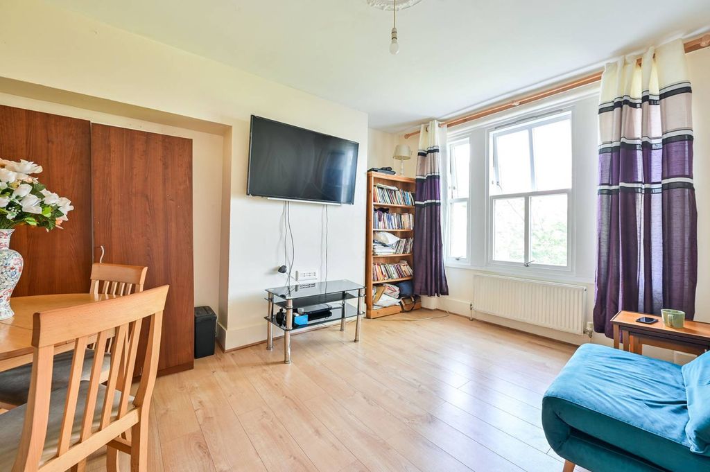 Property photo 3 of 7