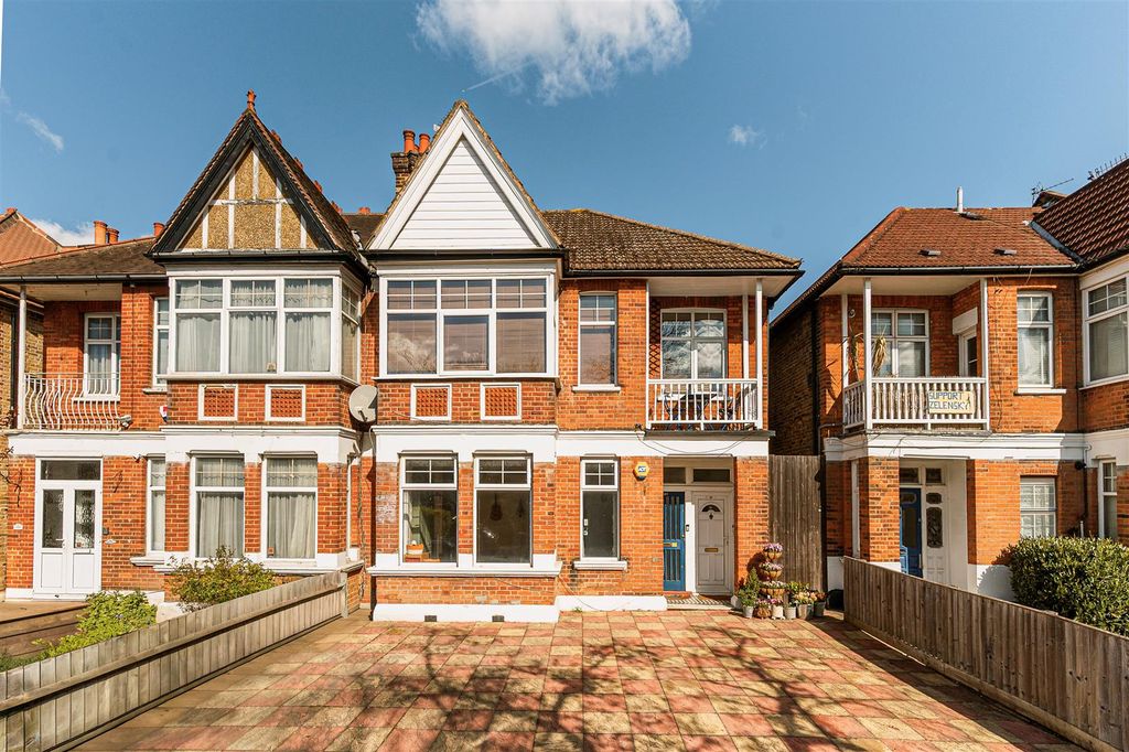 Property photo 1 of 20 Gff 147, Lynton Road-1.Jpg