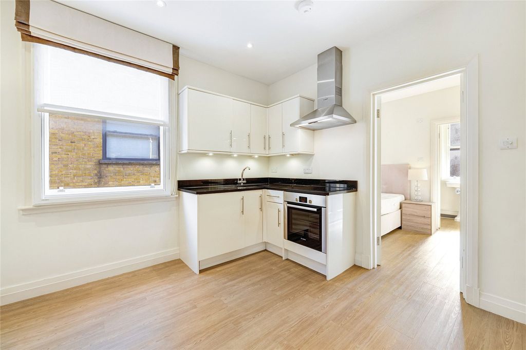 Property photo 2 of 8 Picture No. 14