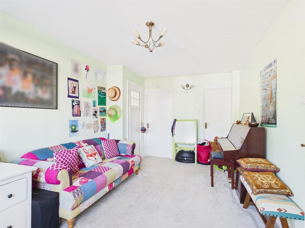 Property photo 3 of 15 Cam01563G0-Pr0338-Still005.Jpg