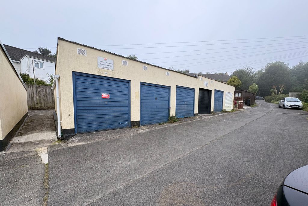 Property photo 3 of 5 Garage 36, Rear Of Baralanwick, Penzance, Cornwall, Tr18 4Sa
