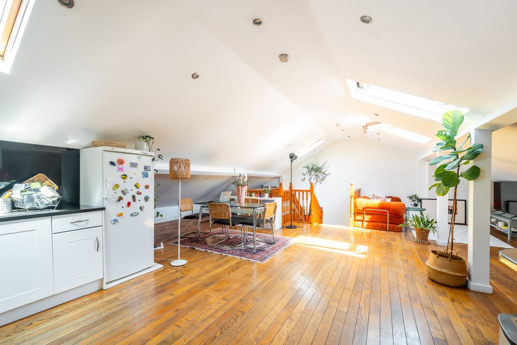 Property photo 2 of 13 Mba01359
