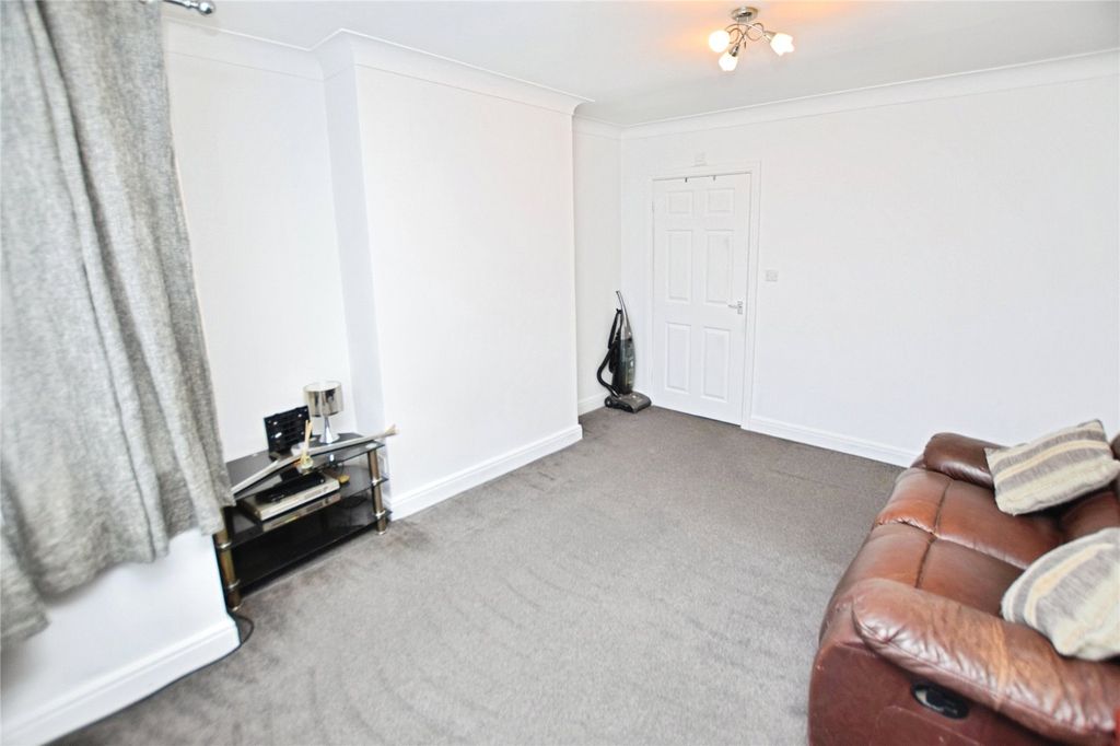 Property photo 3 of 17 Picture No. 13
