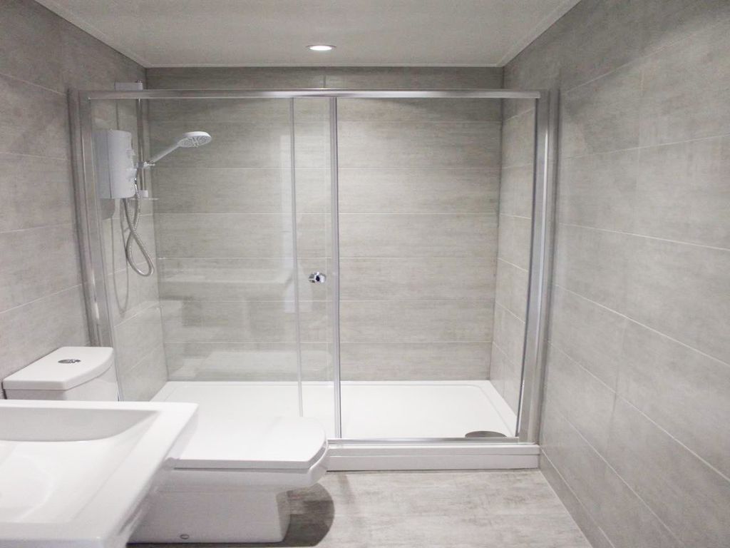 Property photo 3 of 20 En Suite_Edited