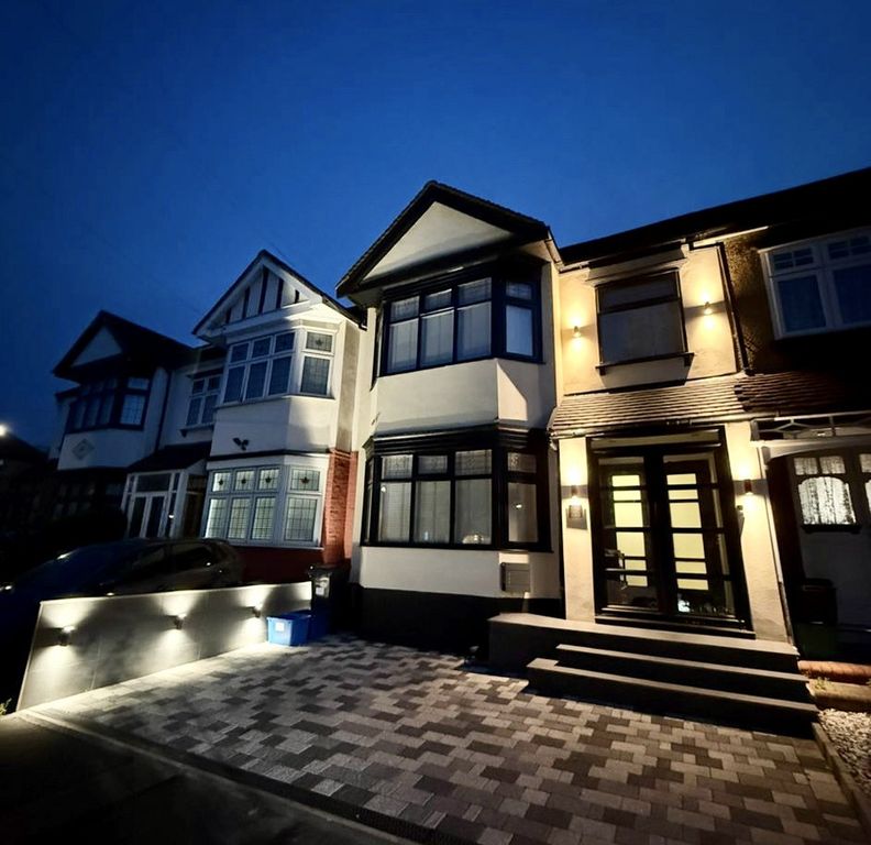 Property photo 1 of 23