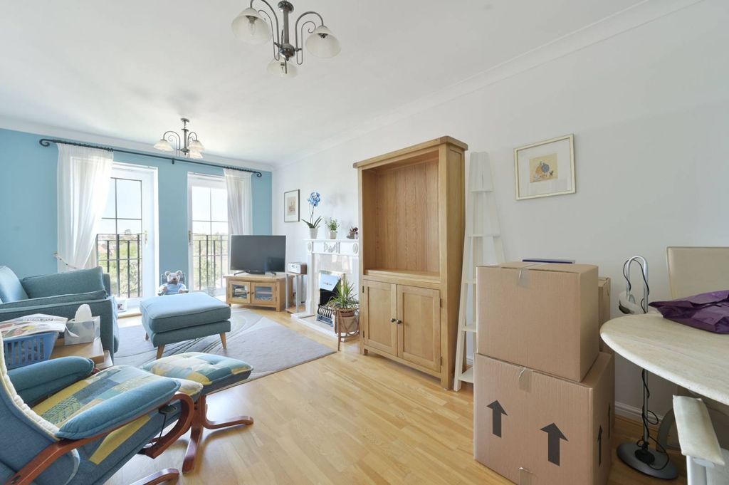 Property photo 2 of 8