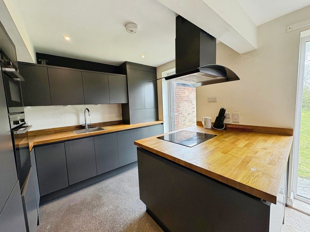 Property photo 3 of 14 4Bb423A0-Img_9703