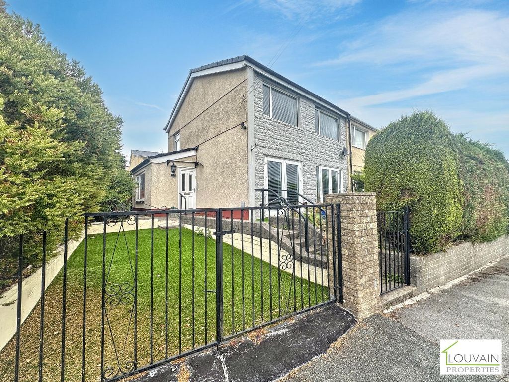 Property photo 1 of 25