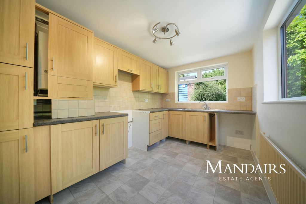 Property photo 2 of 28