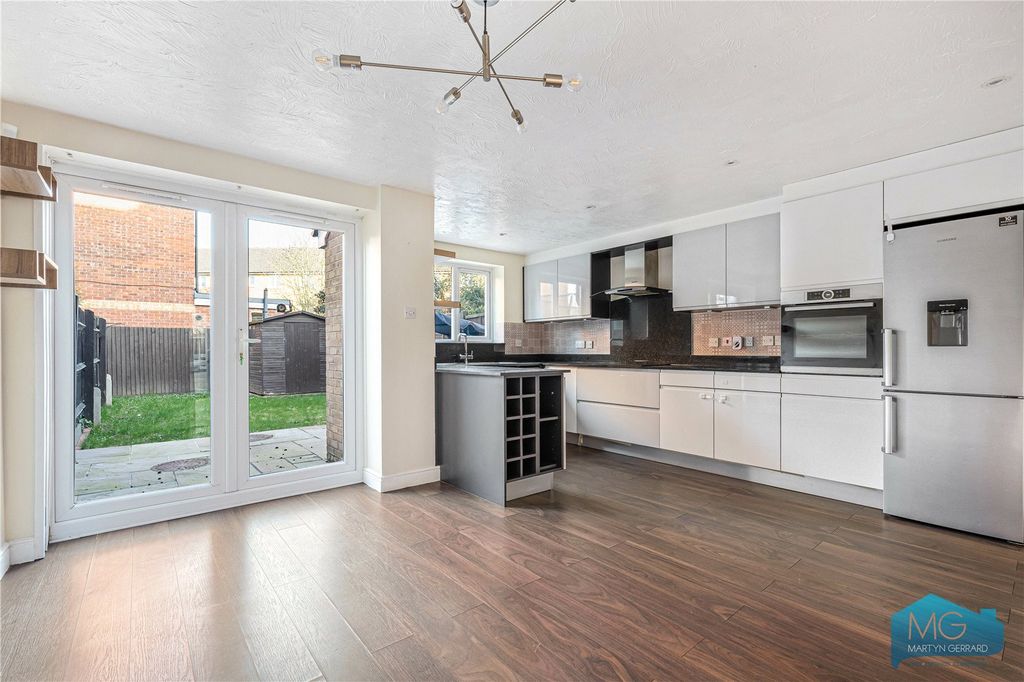 Property photo 3 of 28 Picture No. 30