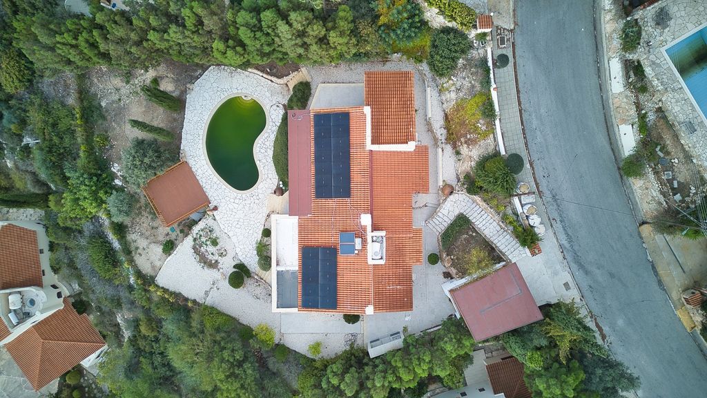 Property photo 3 of 14