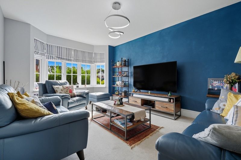 Property photo 2 of 27 4680001