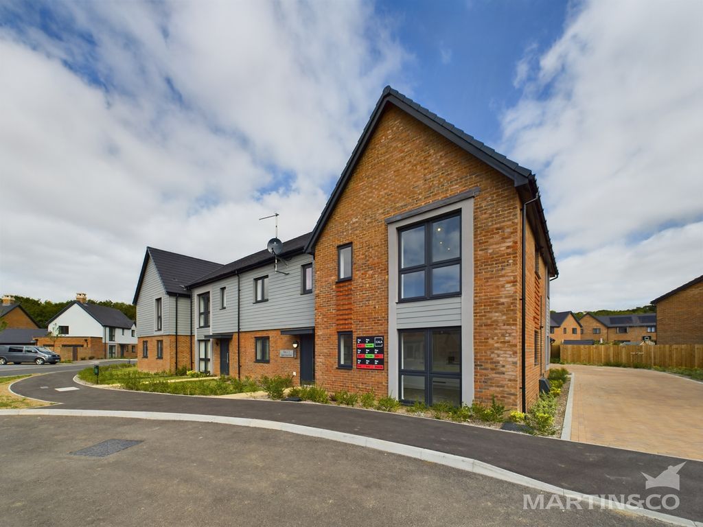 Property photo 1 of 11 Front