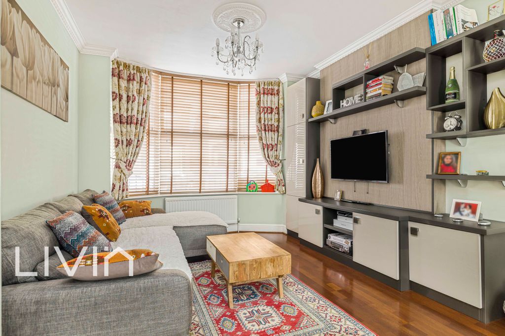 Property photo 3 of 17 120A3518