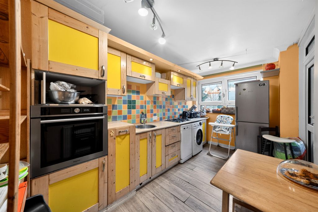 Property photo 3 of 11