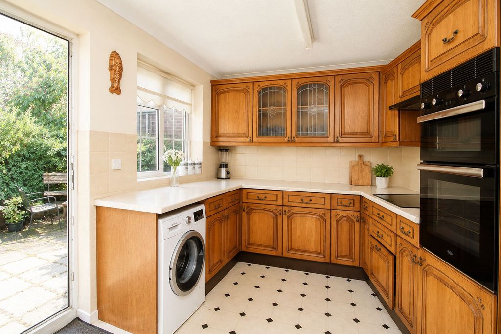 Property photo 2 of 8