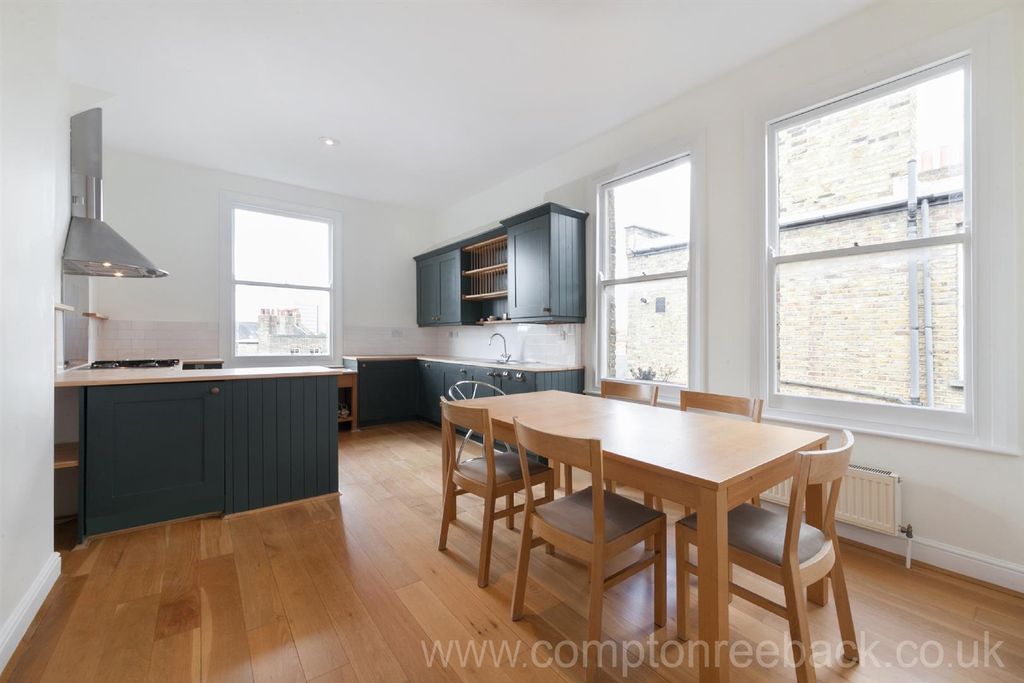 Property photo 1 of 10 Kitchen