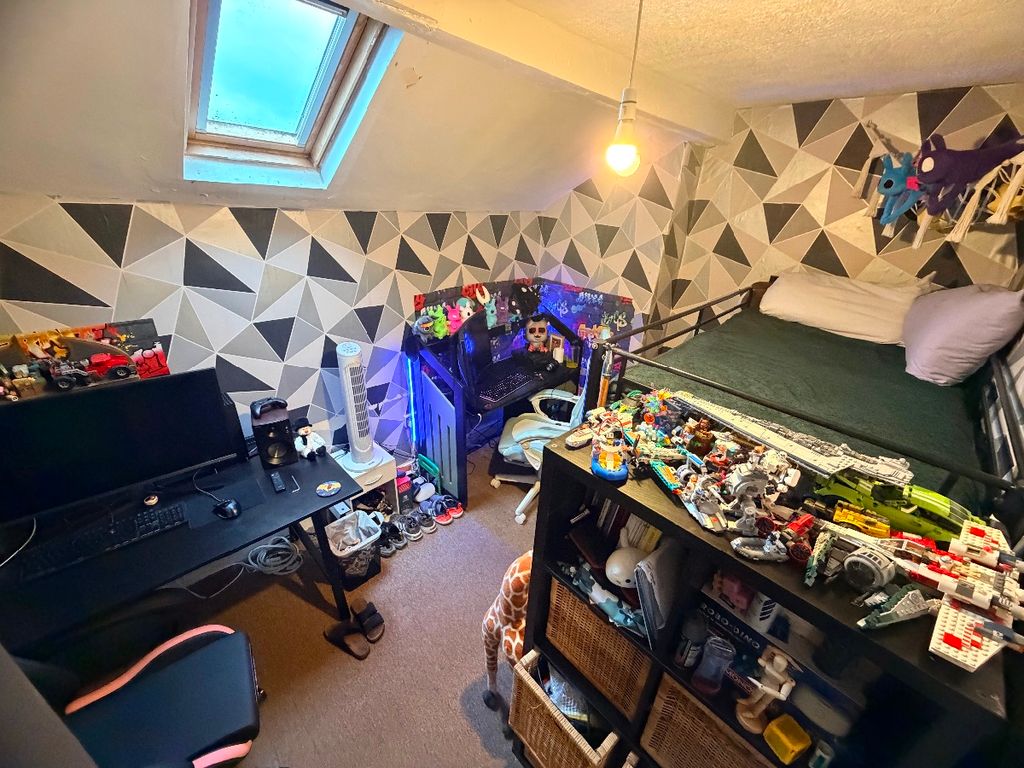 Property photo 2 of 9