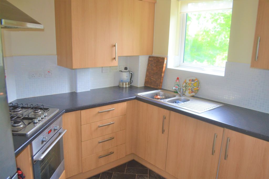 Property photo 3 of 6 Kitchen
