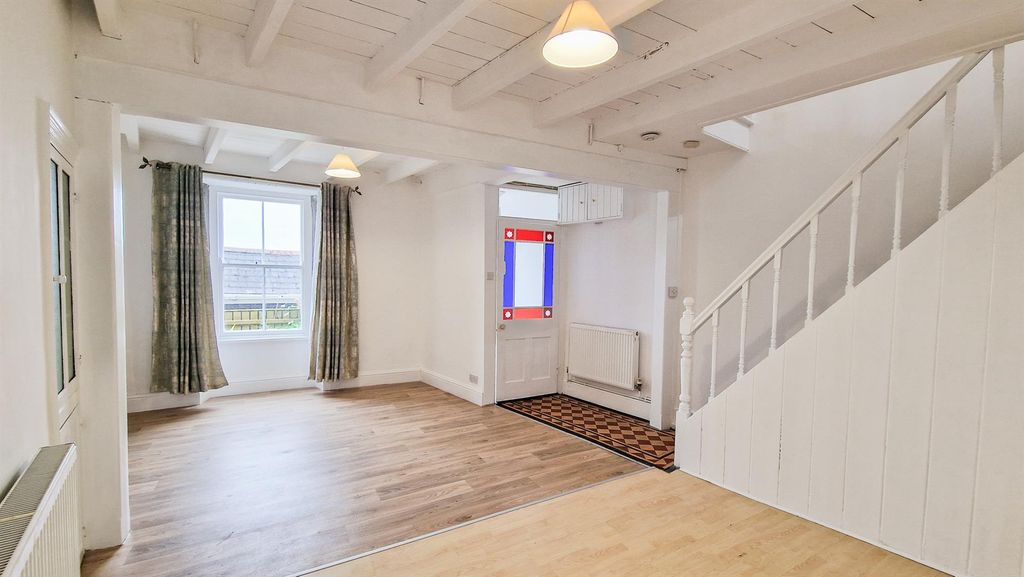 Property photo 3 of 15 3 Lounge.Jpg