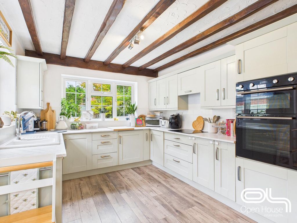 Property photo 2 of 19 Kitchen/Diner