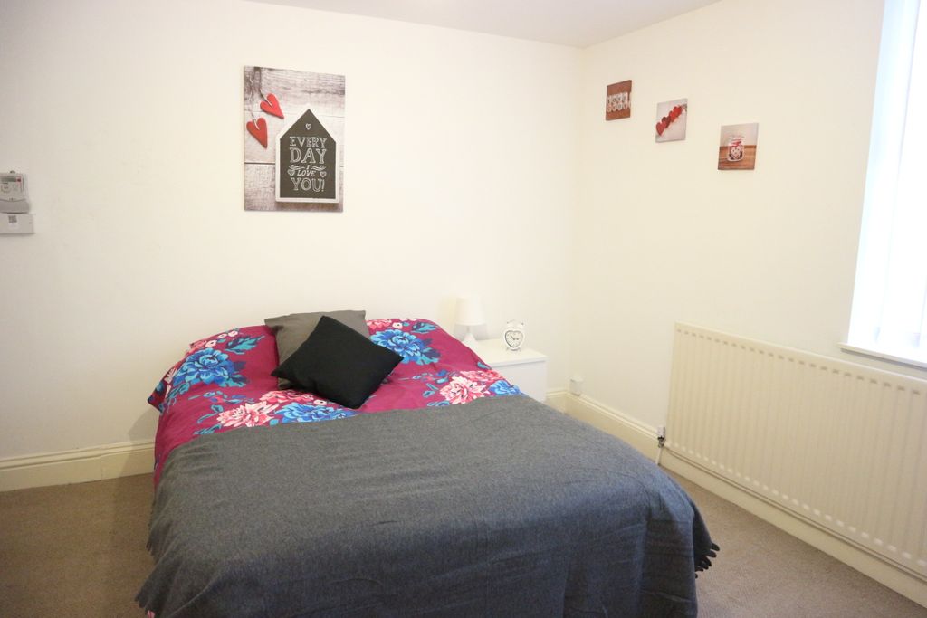 Property photo 1 of 4