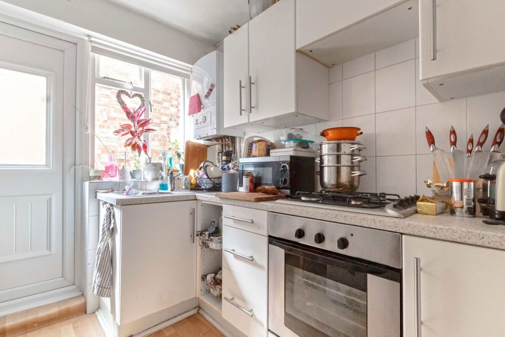 Property photo 3 of 6