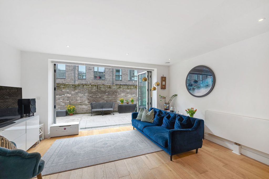 Property photo 3 of 19