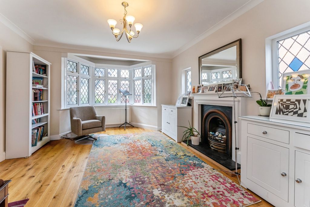 Property photo 2 of 19 Pbox-Img.Jpg