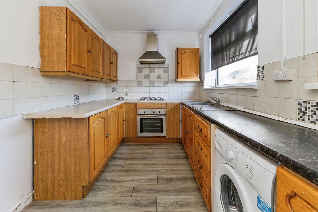 Property photo 3 of 13