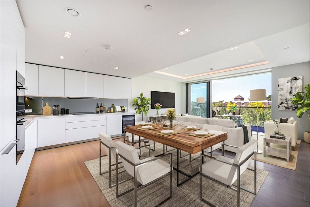 Property photo 1 of 18 Reception / Kitchen