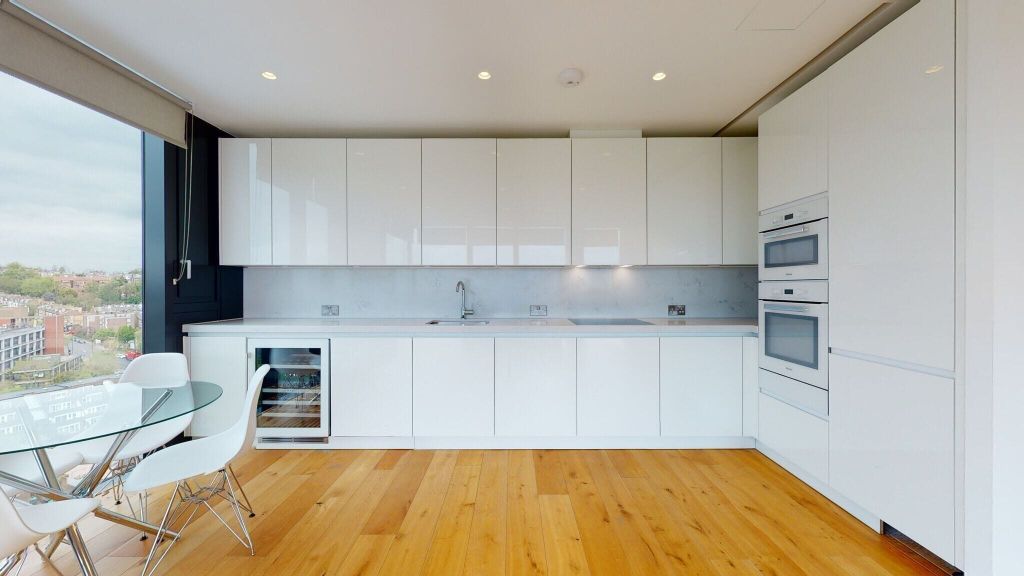 Property photo 2 of 19 Kitchen