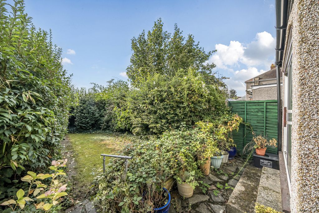 Property photo 3 of 20 Garden