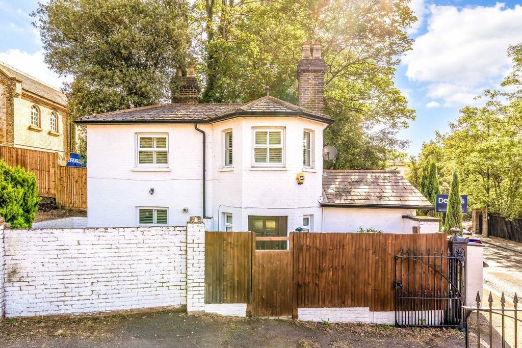 Property photo 1 of 11