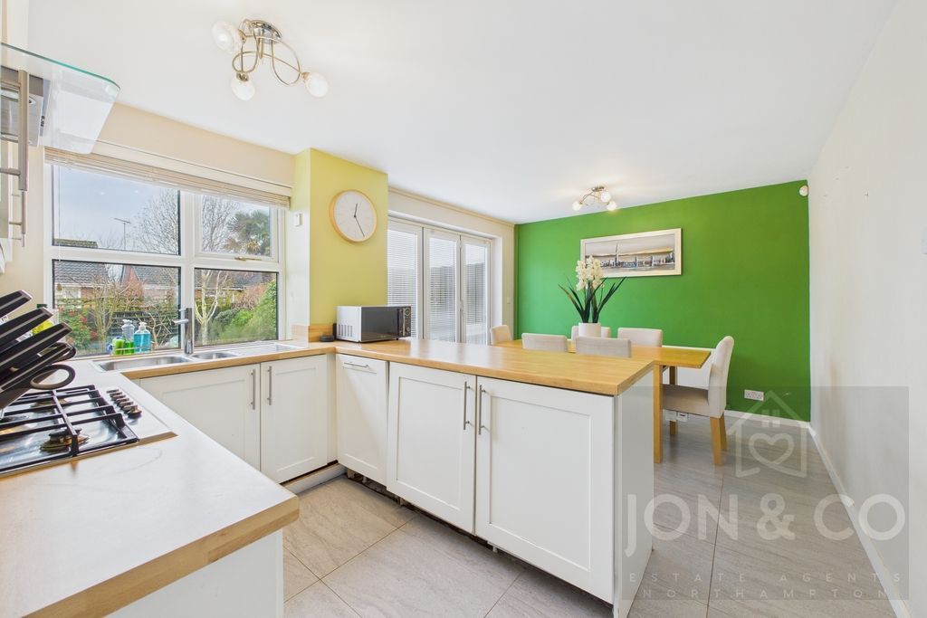 Property photo 3 of 21